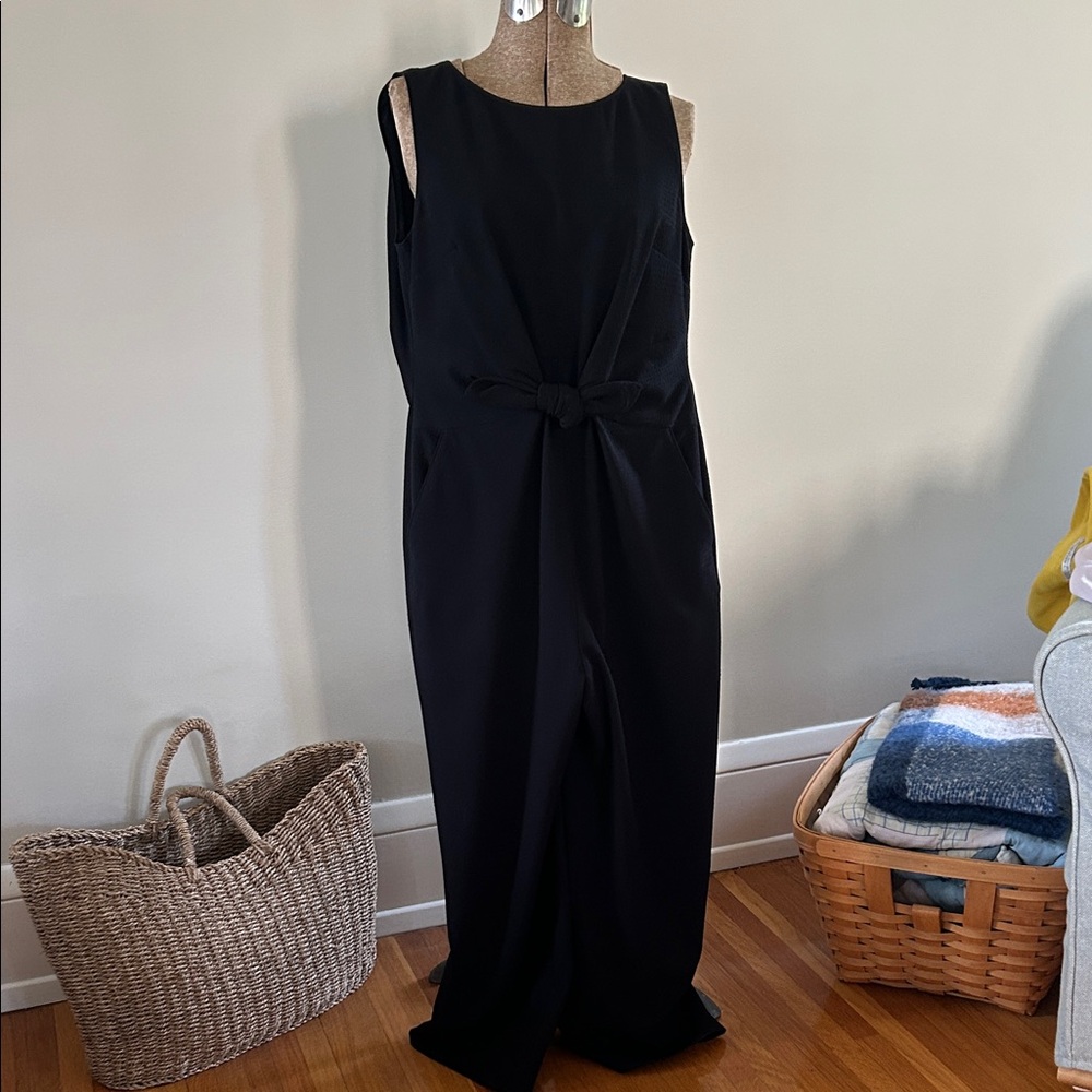 Vineyard Vines Black Sleeveless Seersucker Tie Waist Jumpsuit size 4